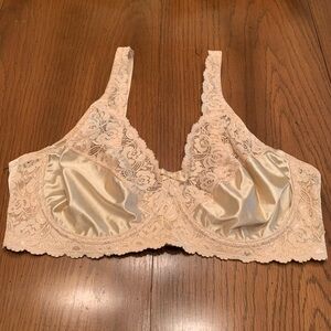 PINK Victoria’s Secret Cream Lace Bra, 42DD